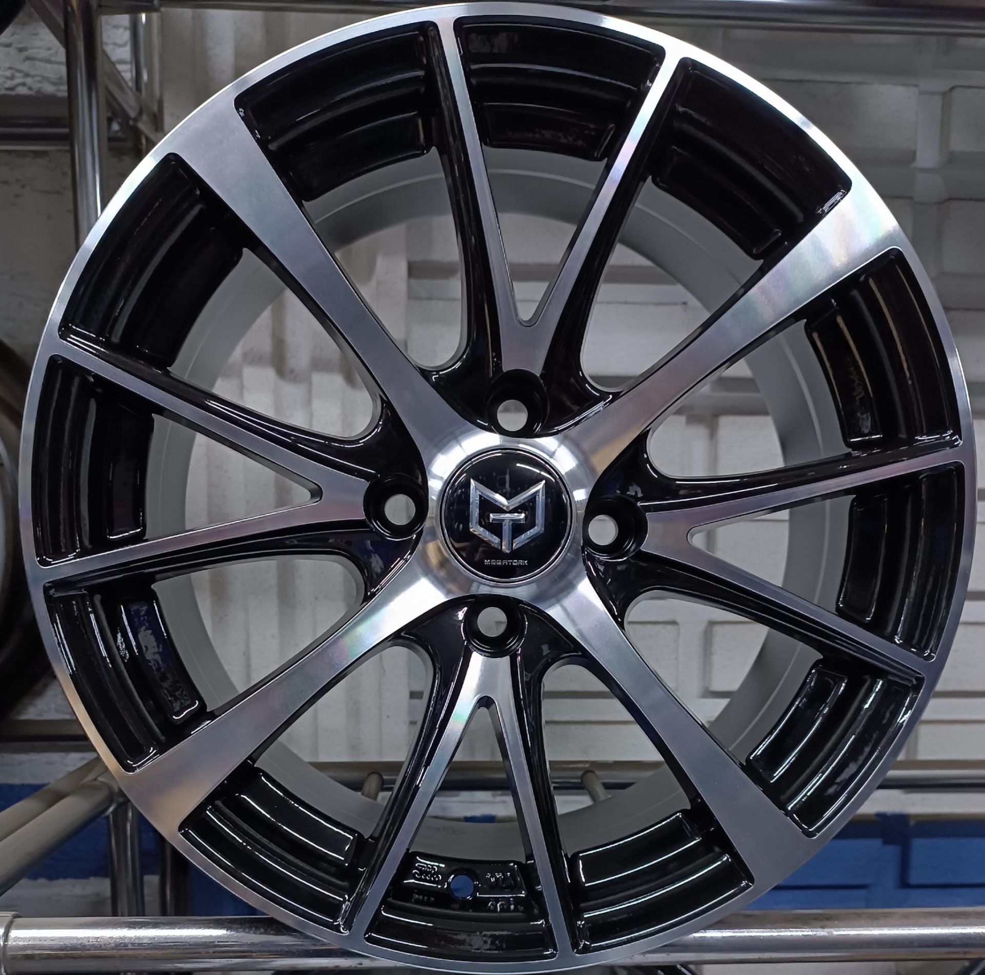 Tiryakiler 14J 4X100 6.0X14 ET35 73.1 BLA MC.TORK-3174 JANT