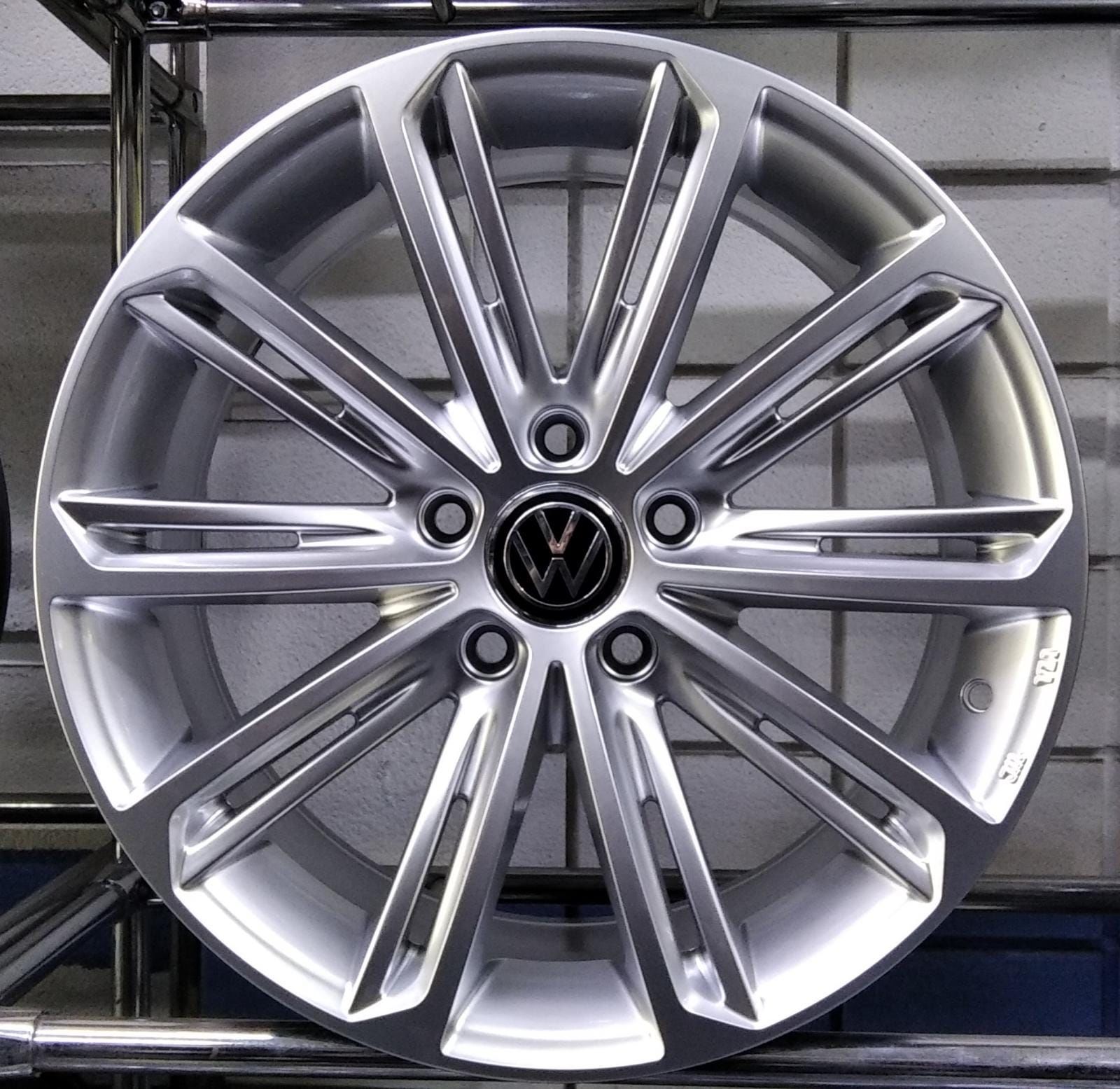 Tiryakiler 17J 5X112 7.5X17 ET45 57.1 SİLVER SLK-1673 JANT