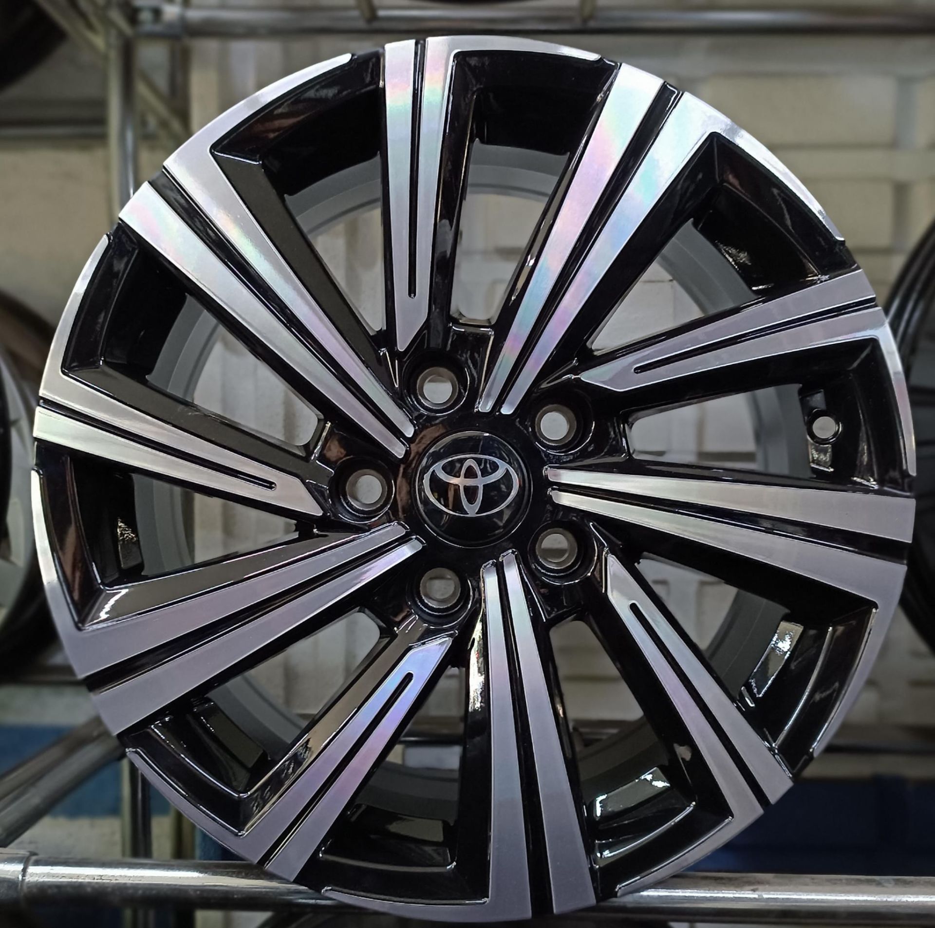 Tiryakiler 16J 5X114.3 7.0X16 ET40 60.1 BLA.MC. SNC-1005 JANT